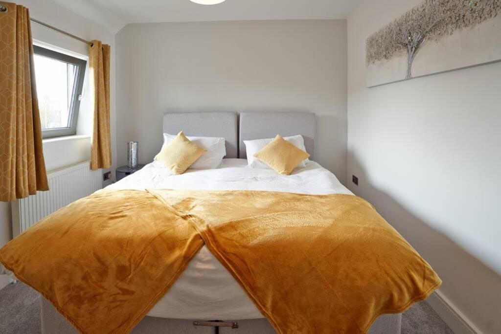 Home From Home - 4 Double Bed House With Parking Slough Dış mekan fotoğraf